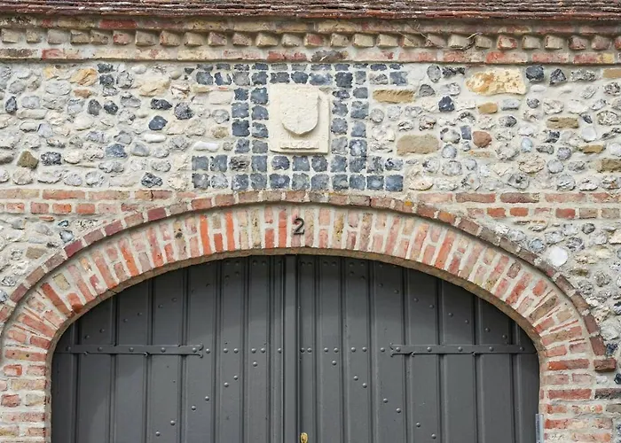 Le Clos De St Val 7